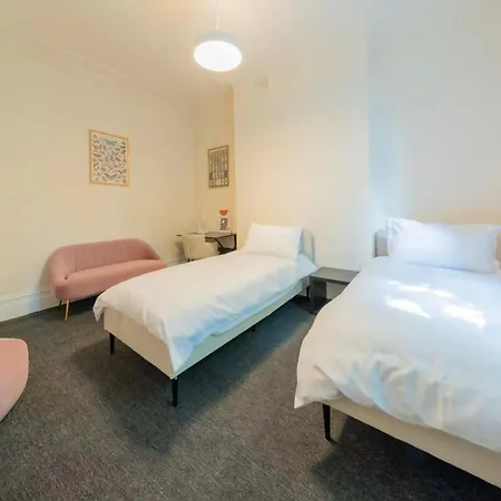Twin Room In Camden Town